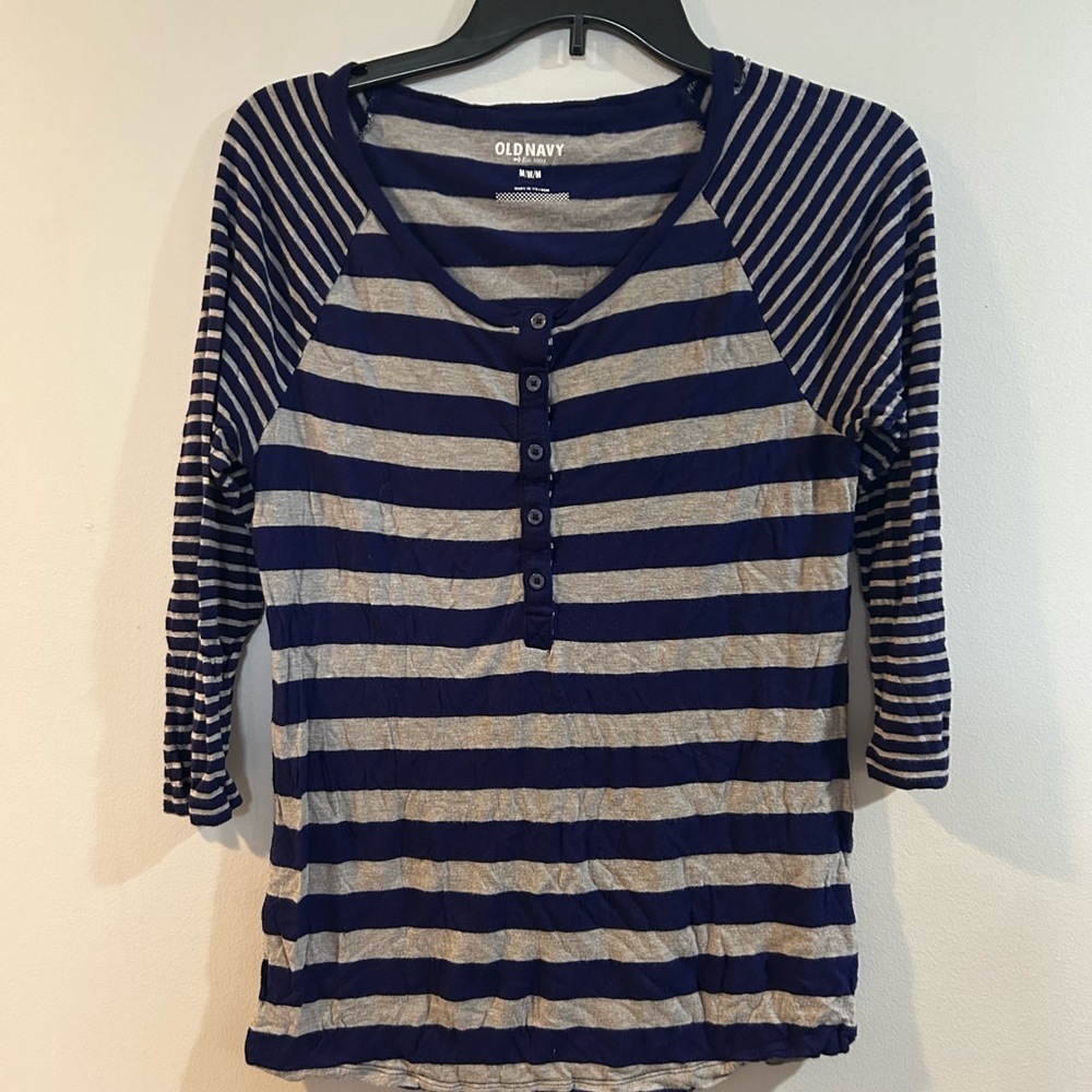 Old Navy Navy and Gray Striped 3/4 sleeve Tee size medium